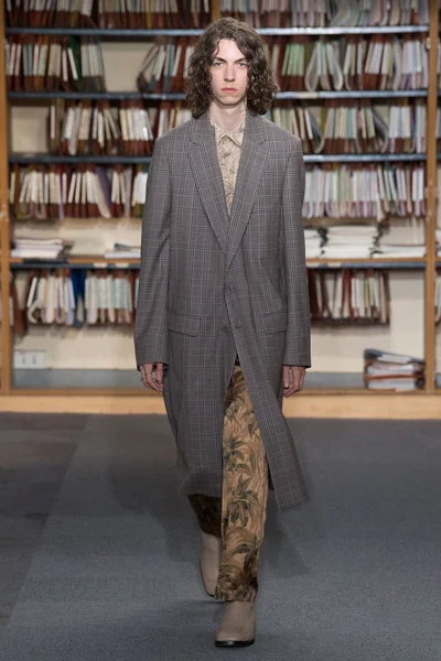 Look 35